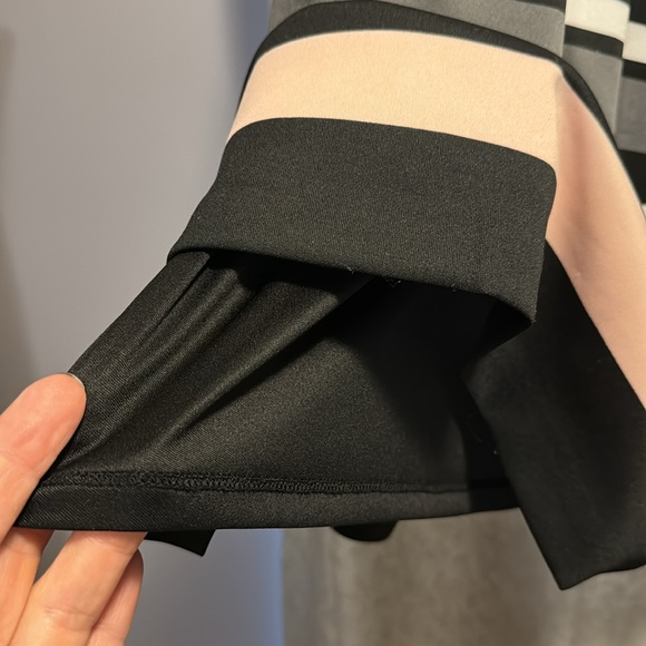 Vince Camuto sleeveless dress - Picture 2 of 5